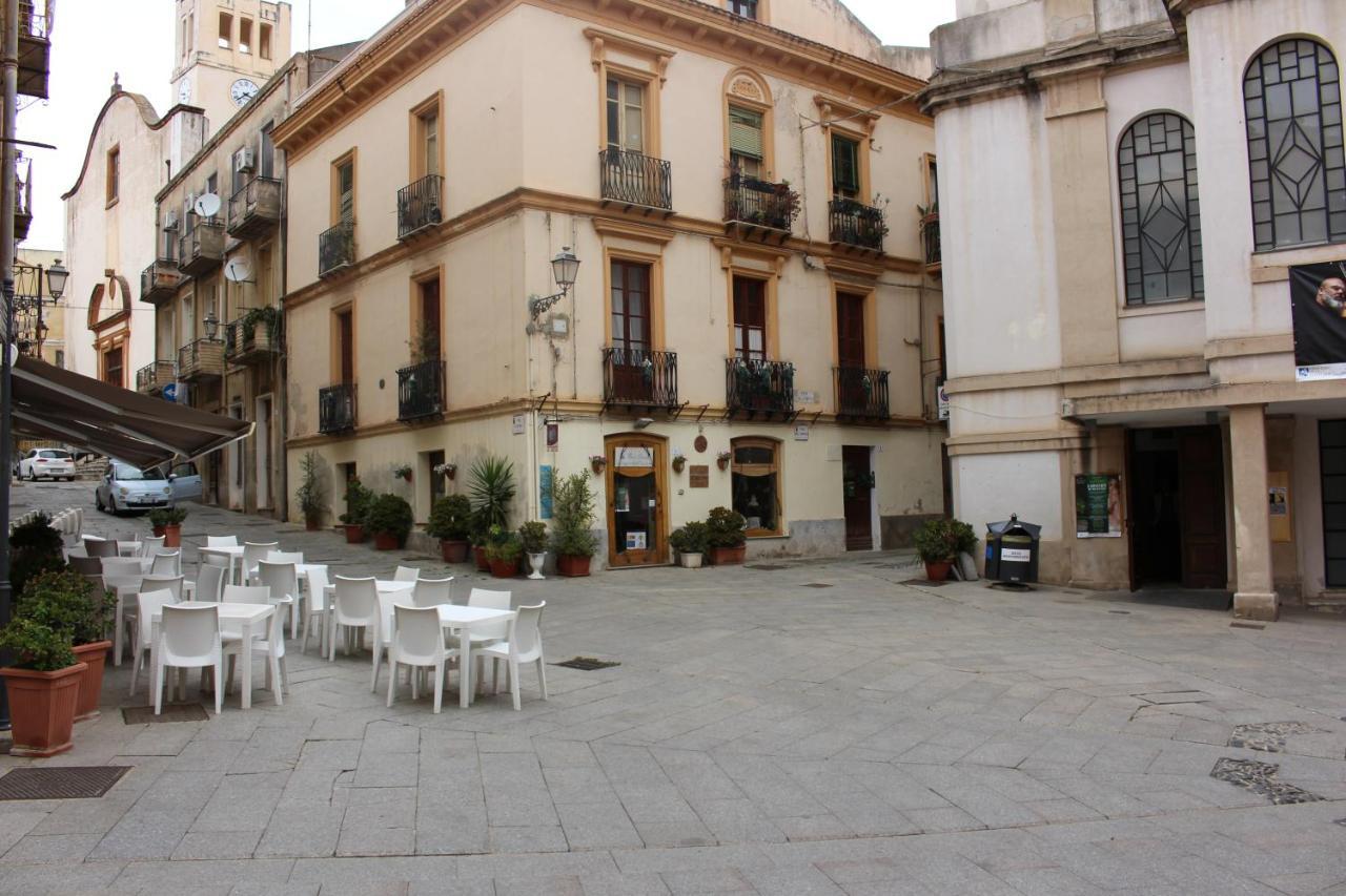 Via Cavour 19, Appartamento Del Conte Iglesias Zewnętrze zdjęcie