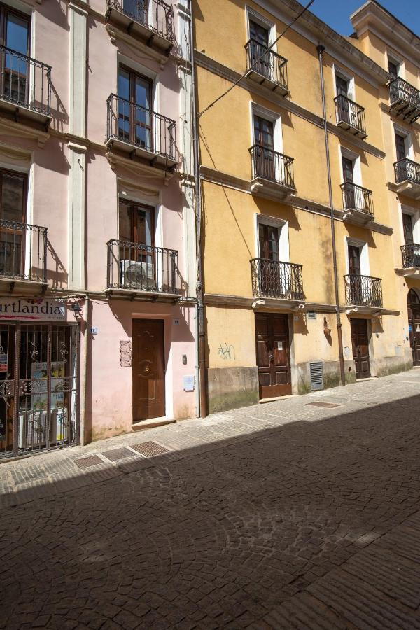 Via Cavour 19, Appartamento Del Conte Iglesias Zewnętrze zdjęcie